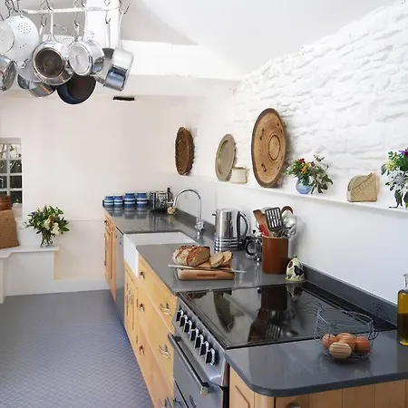Charming Cottage In The Heart Of Frome With Parking Exterior photo