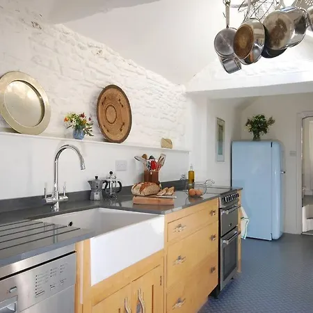 Charming Cottage In The Heart Of Frome With Parking Exterior photo