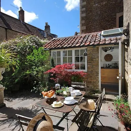 Charming Cottage In The Heart Of Frome With Parking Exterior photo