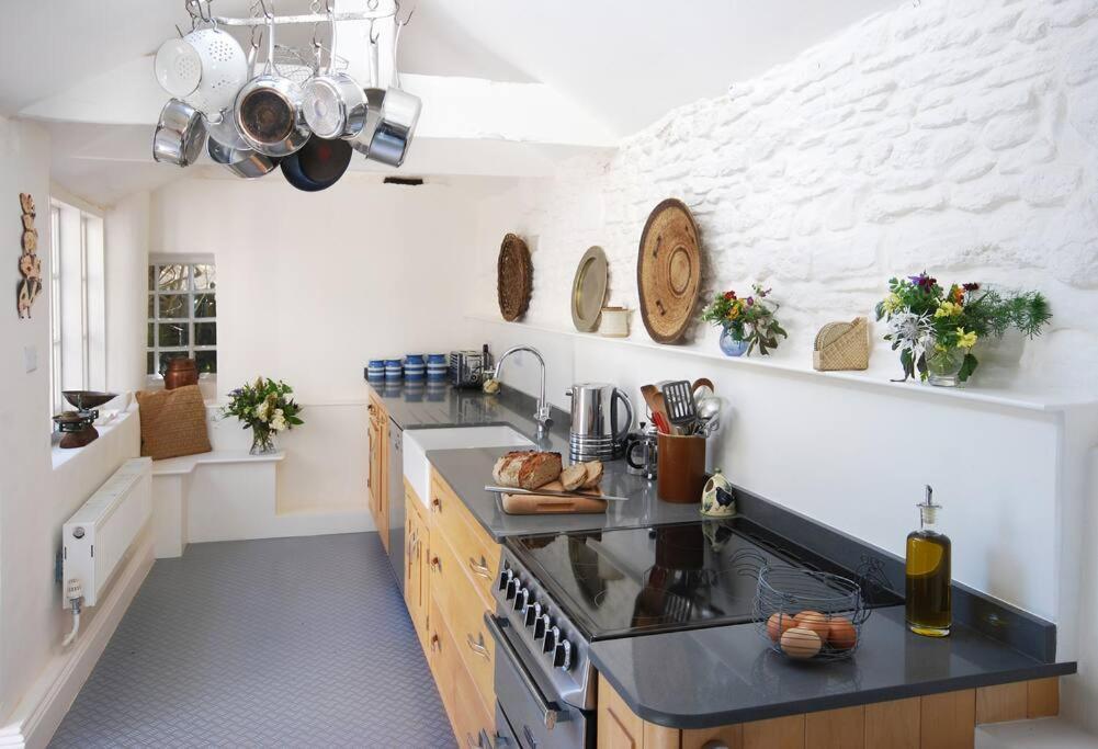 Charming In The Heart Of With Parking Holiday home *