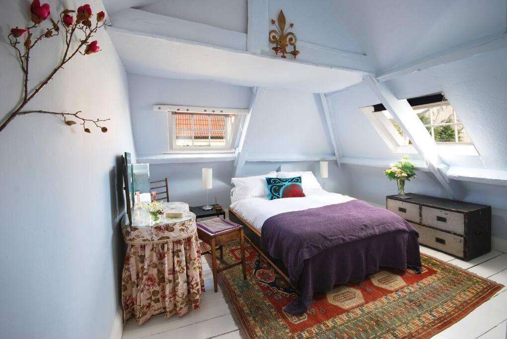 Charming In The Heart Of With Parking Frome