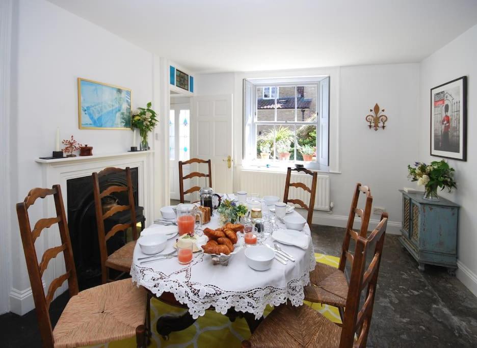 Holiday home Charming In The Heart Of With Parking Frome